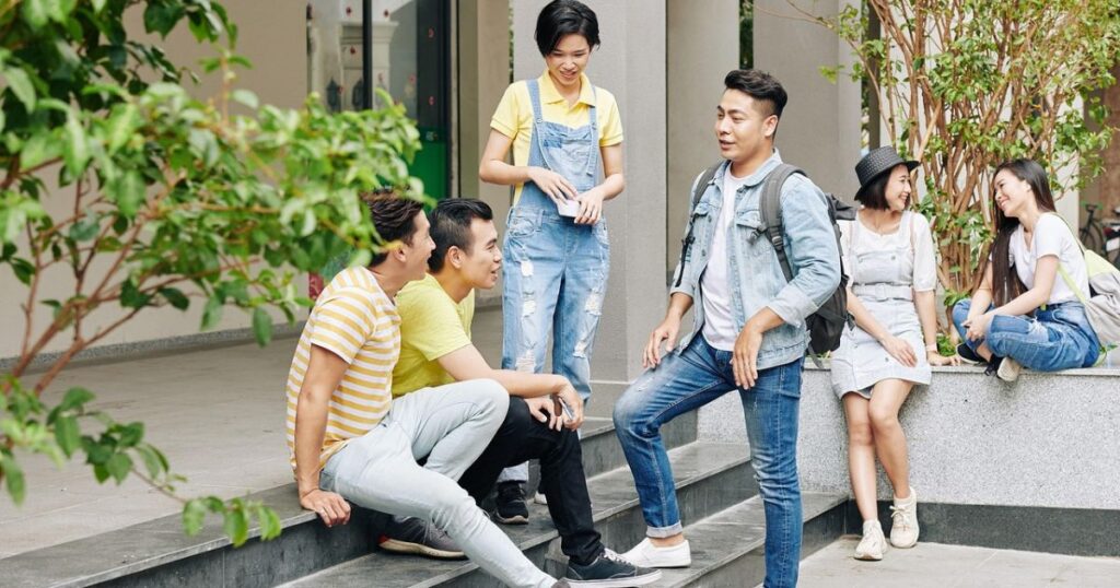 在留資格「留学」完全ガイド:要件、資格外活動と就労ビザへの進路のアイキャッチ画像